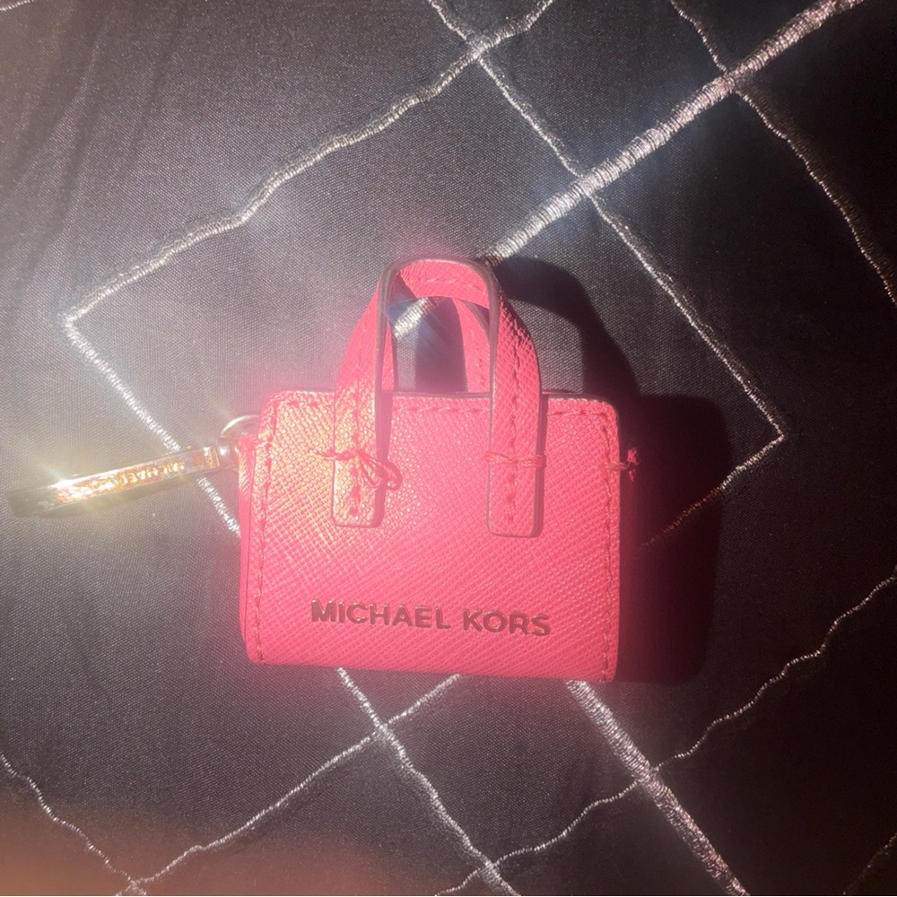 Michael Kors Rose Pink Mini Tote Keychain with Gold Logo - Picture 4 of 6